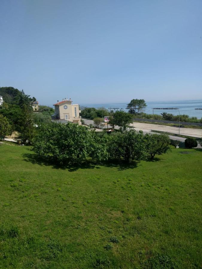 B&B Alba Sul Mare Guest House Massignano Kültér fotó