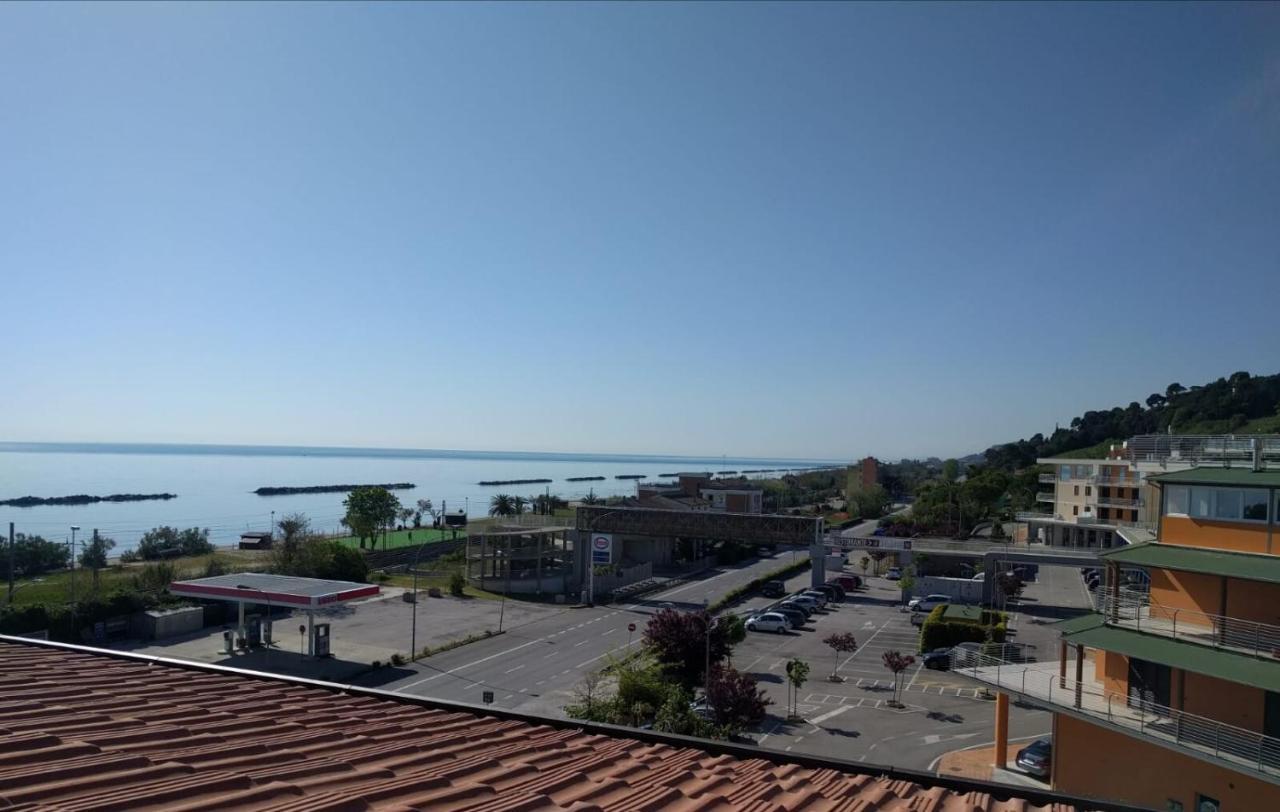 B&B Alba Sul Mare Guest House Massignano Kültér fotó