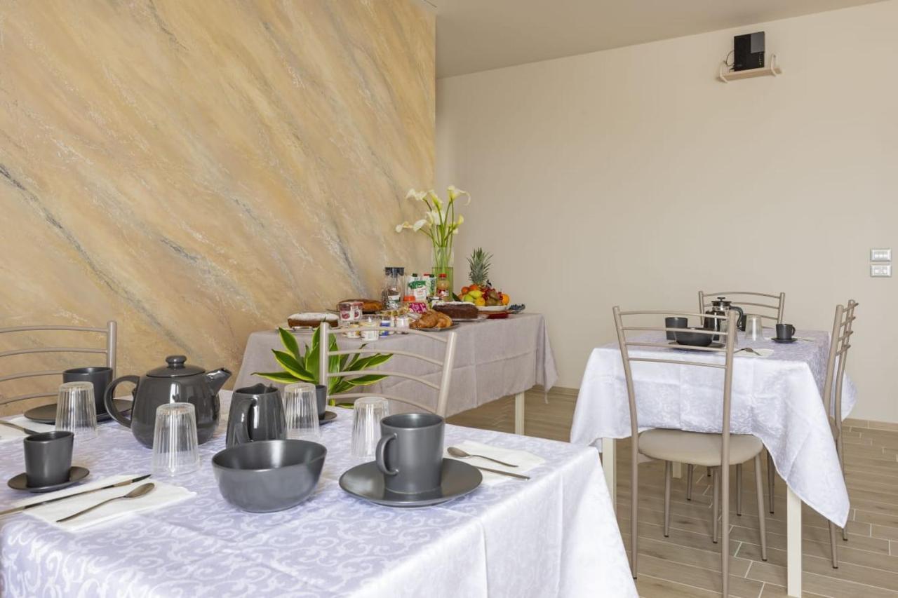 B&B Alba Sul Mare Guest House Massignano Kültér fotó