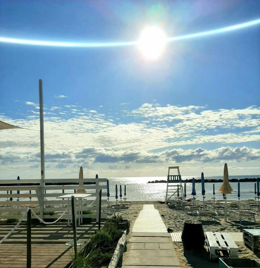 B&B Alba Sul Mare Guest House Massignano Kültér fotó