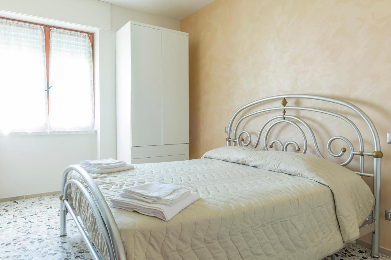 B&B Alba Sul Mare Guest House Massignano Kültér fotó